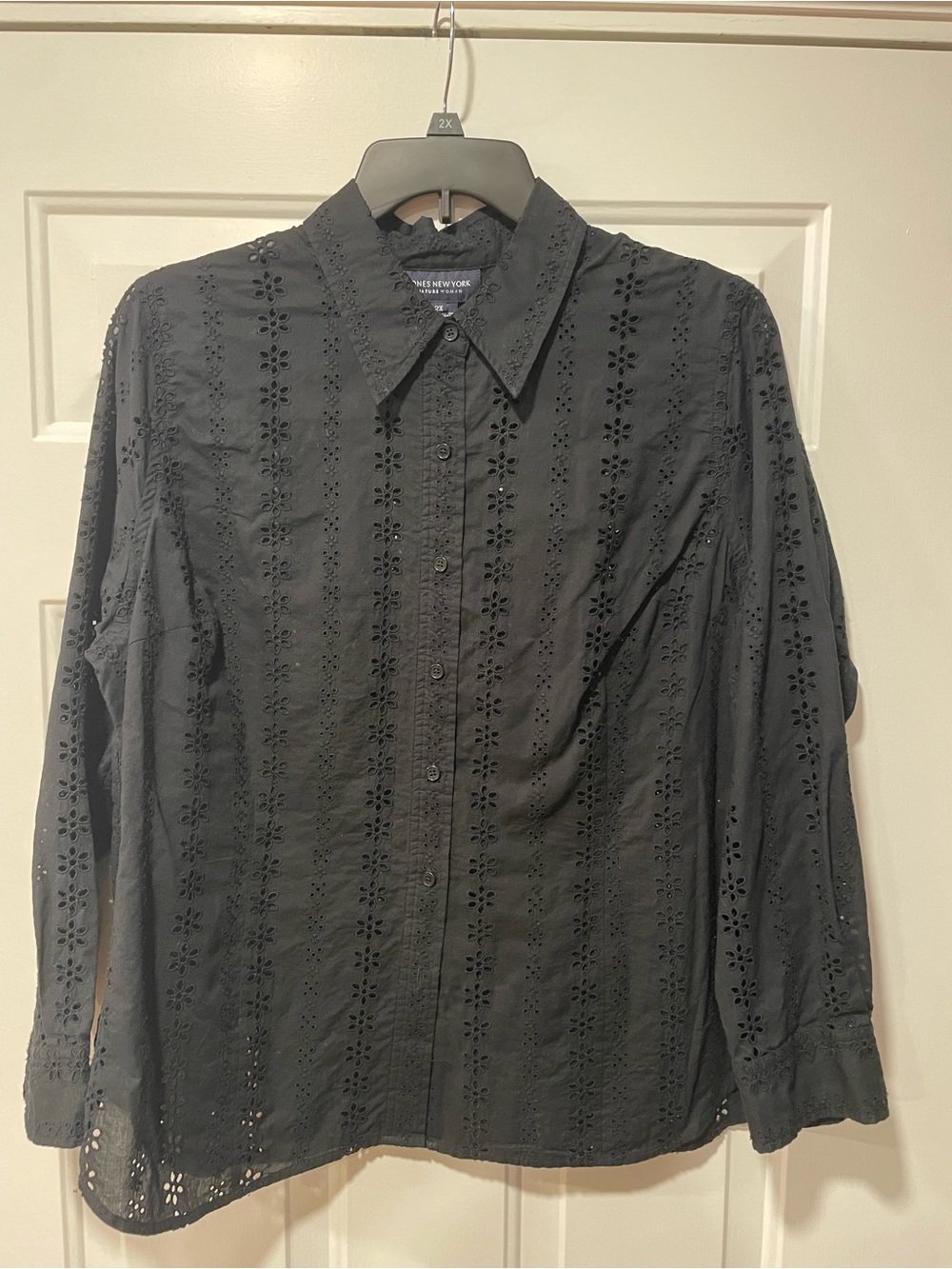 Women’s 2X black button up shirt with eyelet detail, like new, 100% cotton.